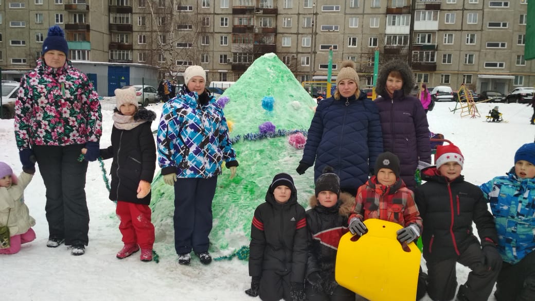 В Сормовском районе города появились снежные скульптуры сказочных персонажей  - фото 1